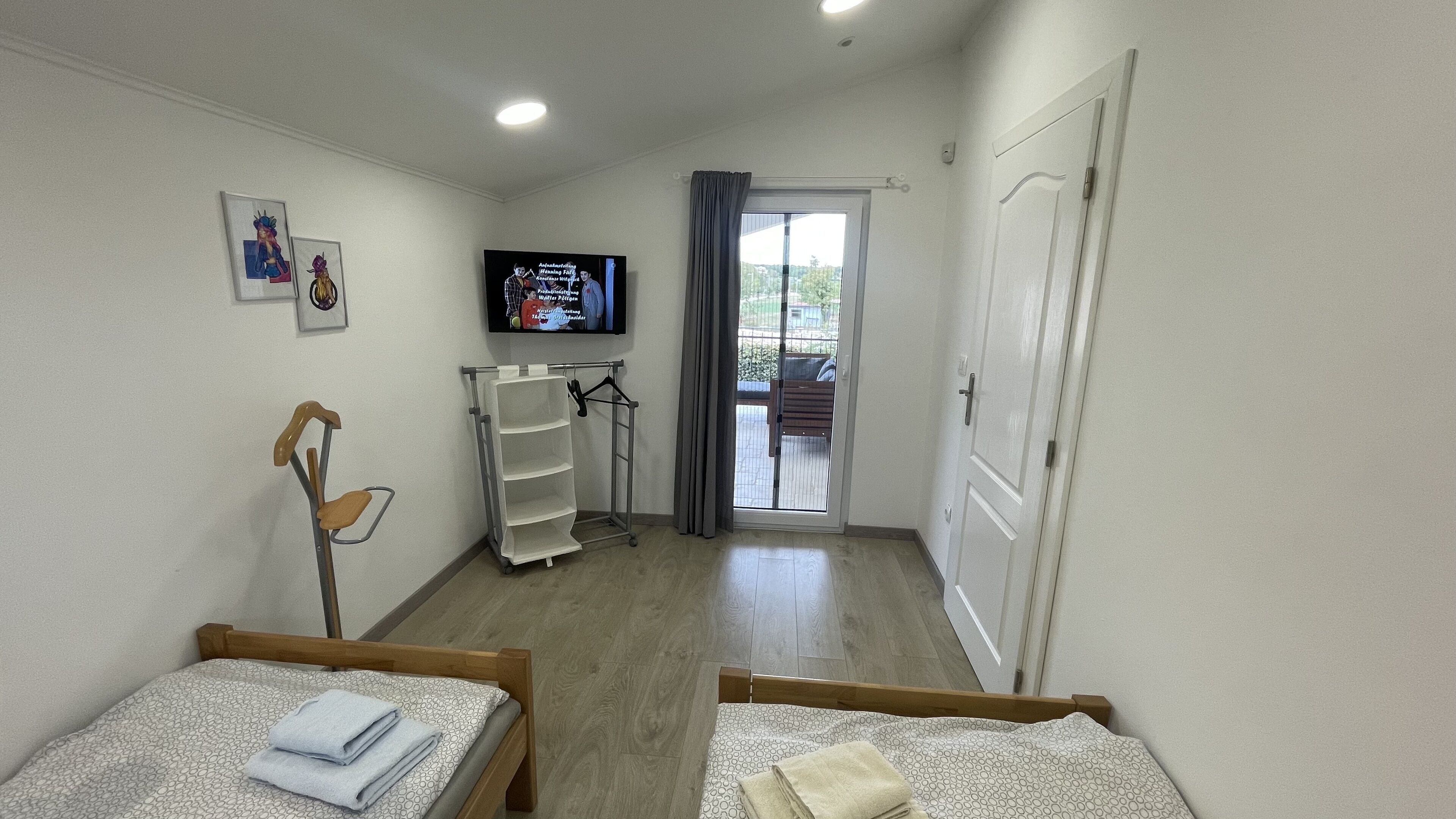 Vila conforto, 4 quartos, vista para a piscina | Roupas de cama premium, frigobar, cofres nos quartos, escrivaninha