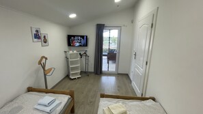 Comfort Villa, 4 Bedrooms, Pool View | Premium bedding, minibar, in-room safe, desk - Villa Lenny (Porec)