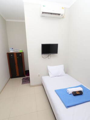 Free WiFi - Kamar Keluarga Bandara III Syariah (Tangerang)