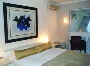 Comfort Double Room, 1 Queen Bed, Non Smoking, Garden View | In-room safe, individually decorated, desk, free WiFi