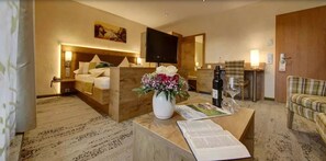 Hypo-allergenic bedding, in-room safe, desk, blackout drapes - Wellness Hotel Talblick (Schoemberg)