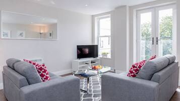 Apartment, 2 Bedrooms | Living area