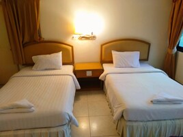 Quarto duplo luxo, 2 camas de solteiro, para não fumantes | Wi-Fi de cortesia