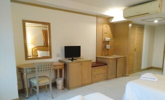 Quarto duplo luxo, 2 camas de solteiro, para não fumantes | Comodidades do quarto