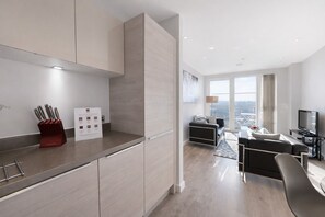 Fridge, microwave, oven, stovetop - Roomspace Apartments -Vertex House (Croydon)
