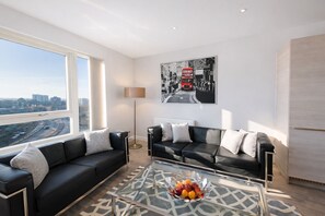 Safe på rommet, strykejern/-brett, wi-fi (inkludert) og sengetøy