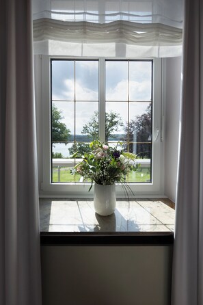 Deluxe Single Room, 1 Twin Bed, Non Smoking, Lake View | Lake view