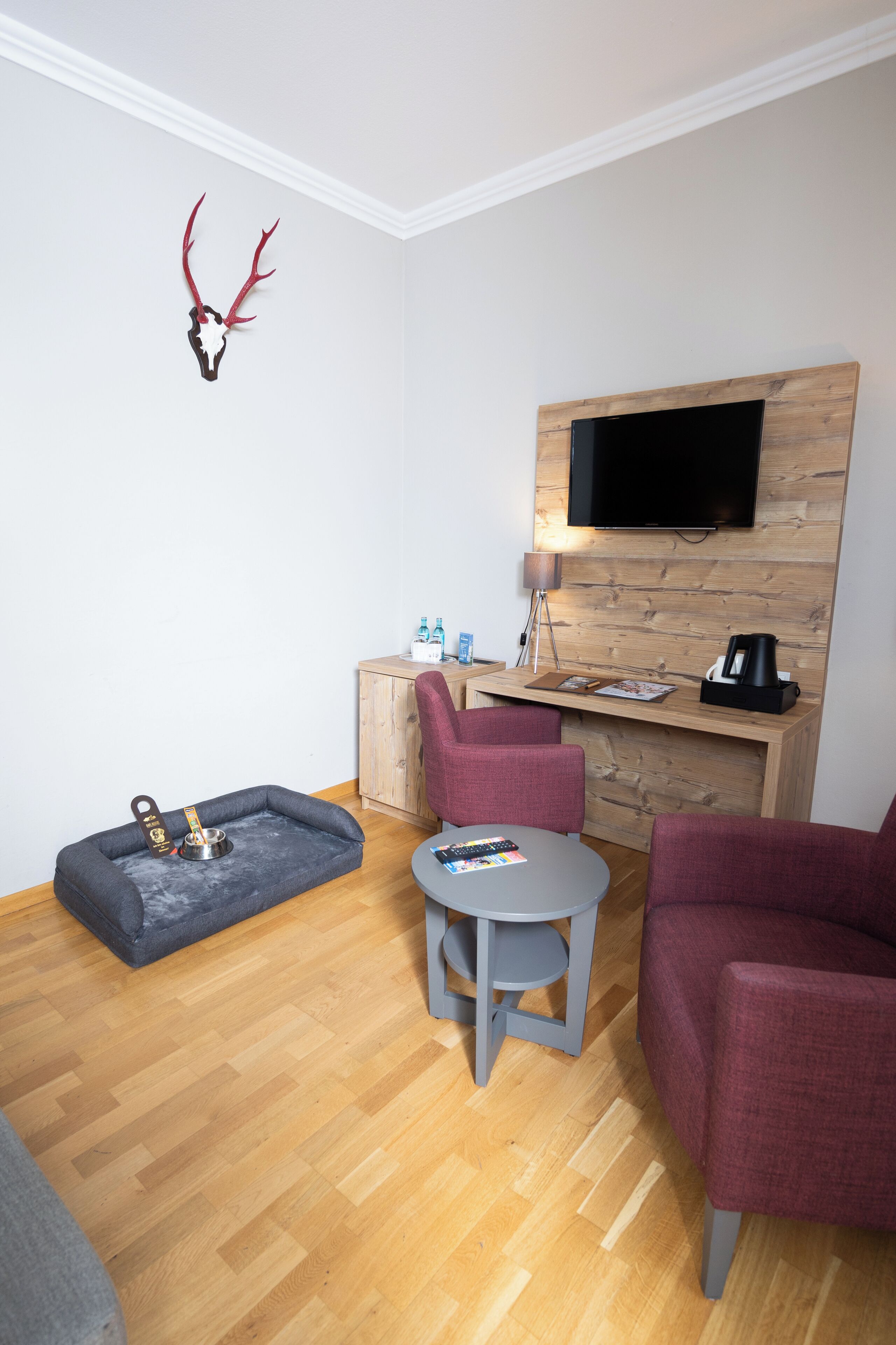 1 bedroom, in-room safe, desk, blackout curtains