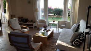 Comfort Villa, Sea View | Living room | LCD TV