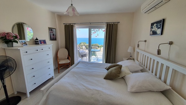 Comfort Villa, Sea View | 3 bedrooms, Egyptian cotton sheets, premium bedding, Select Comfort beds