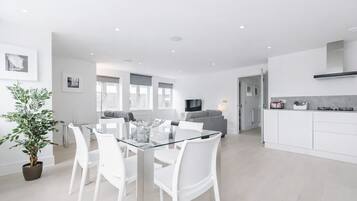 In-room safe, iron/ironing board, free WiFi, bed sheets