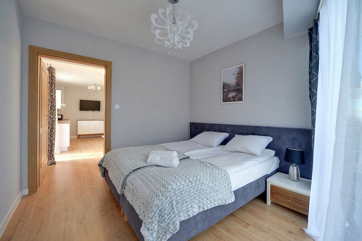 Iron/ironing board, cots/infant beds, free WiFi