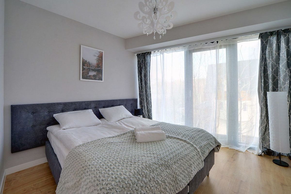 Iron/ironing board, cots/infant beds, free WiFi