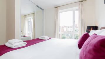 1 bedroom, in-room safe, iron/ironing board, free WiFi