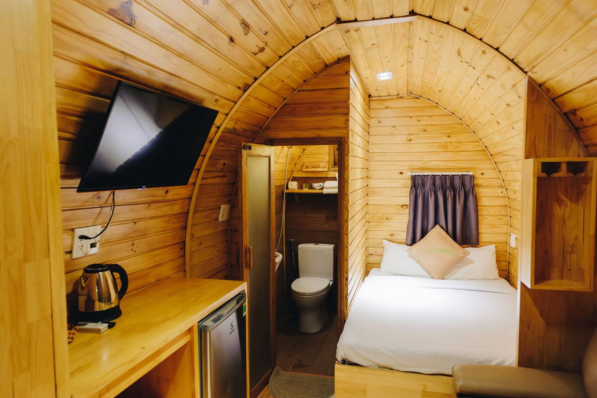 Bungalow | Hypo-allergenic bedding, memory-foam beds, minibar, desk