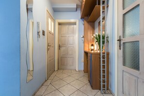 家庭套房, 2 間臥室 (#1) | 客廳 | 42 吋智能電視連有線電視頻道、電視