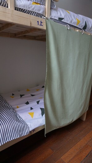 Blackout curtains, free WiFi, bed sheets