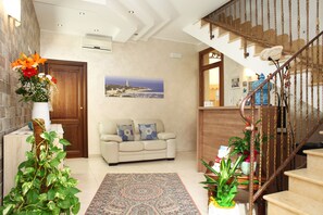 Interior entrance - Coralia Bed and Breakfast (San Vito Lo Capo)
