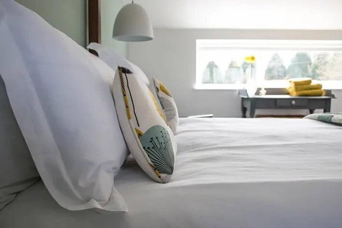 Double Room, 1 Double Bed | WiFi (free), bed sheets