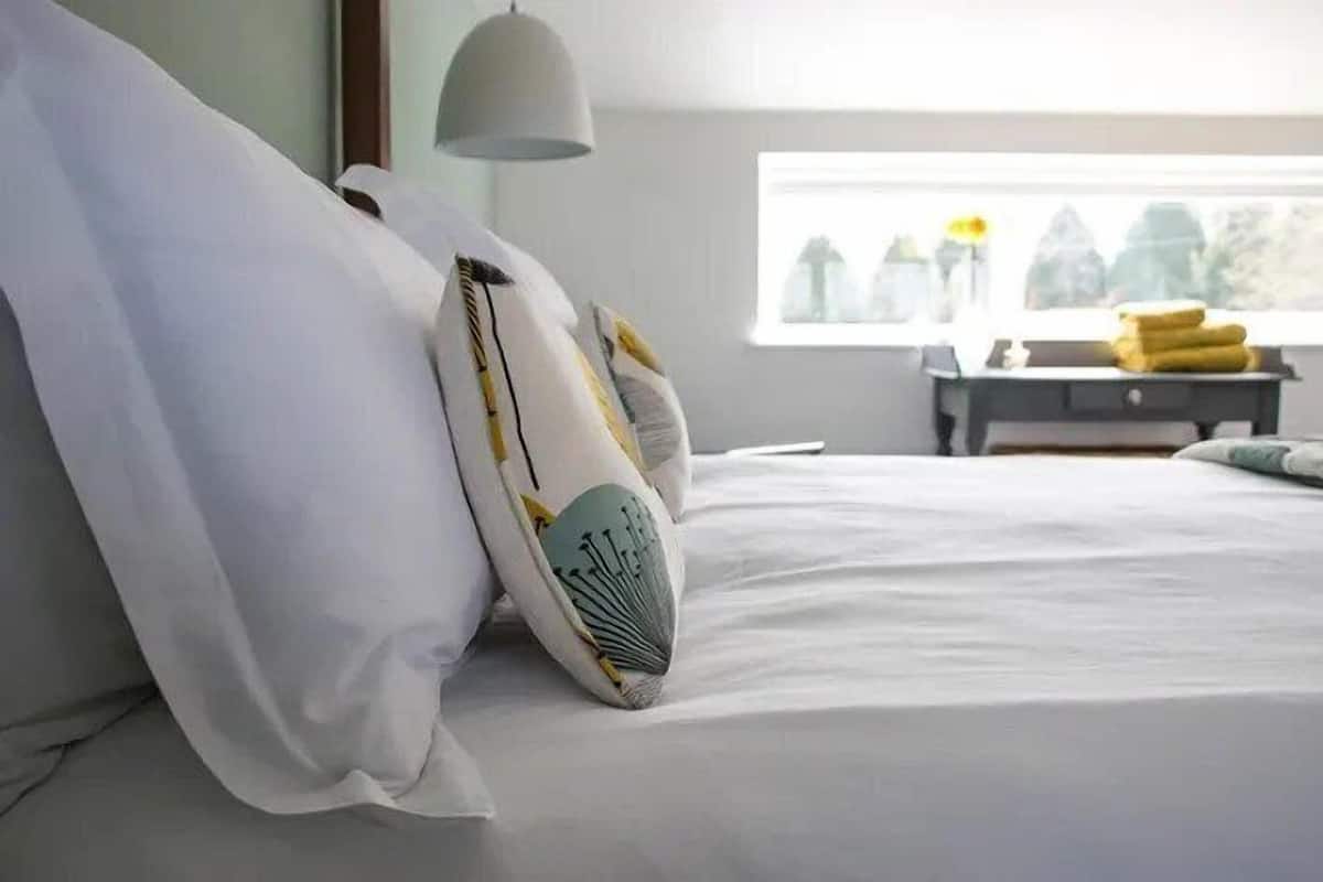 Double Room, 1 Double Bed | Free WiFi, bed sheets