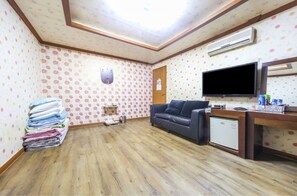 Phòng truyền thống (Ondol) | Bàn, truy cập Internet không dây miễn phí 
