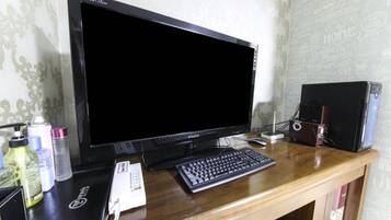 Standard Room | Blackout drapes, free WiFi, bed sheets