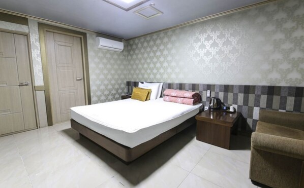Standard Room | Blackout drapes, free WiFi, bed sheets - Ssan Motel Gwangyang (Gwangyang)