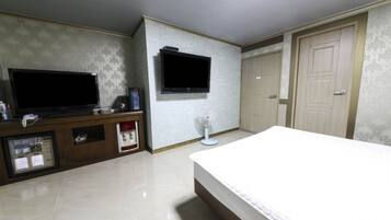 Standard Room | Blackout drapes, free WiFi, bed sheets