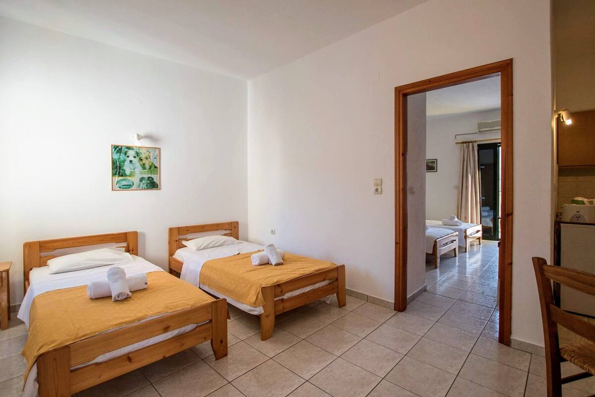 Appartement, 1 chambre, vue jardin (Quadruple) | Fer et planche à repasser, lits bébé (gratuits), draps fournis