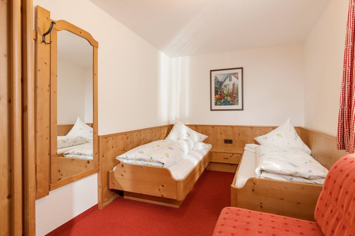 4 Schlafzimmer, Bügeleisen/Bügelbrett, Babybetten, Zustellbetten