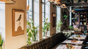 Breakfast, lunch and dinner served