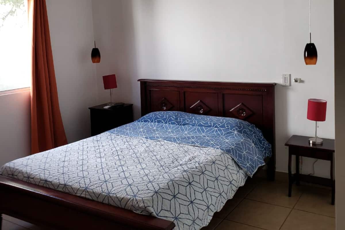 2 chambres, coffres-forts dans les chambres, rideaux occultants