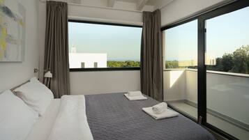3 bedrooms, in-room safe, blackout drapes, soundproofing