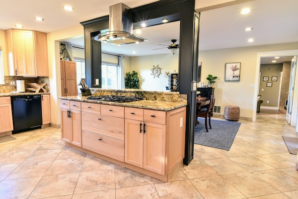 Frigorífic, microones, forn i placa de cuina