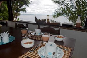 Colazione a base di specialità locali inclusa, servita tutte le mattine 