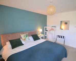 Comfort Double or Twin Room, Non Smoking | Premium bedding, desk, blackout drapes, soundproofing - Aurora B&B (Thurso)