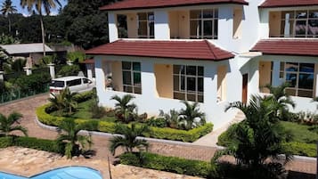 Outdoor pool, pool umbrellas