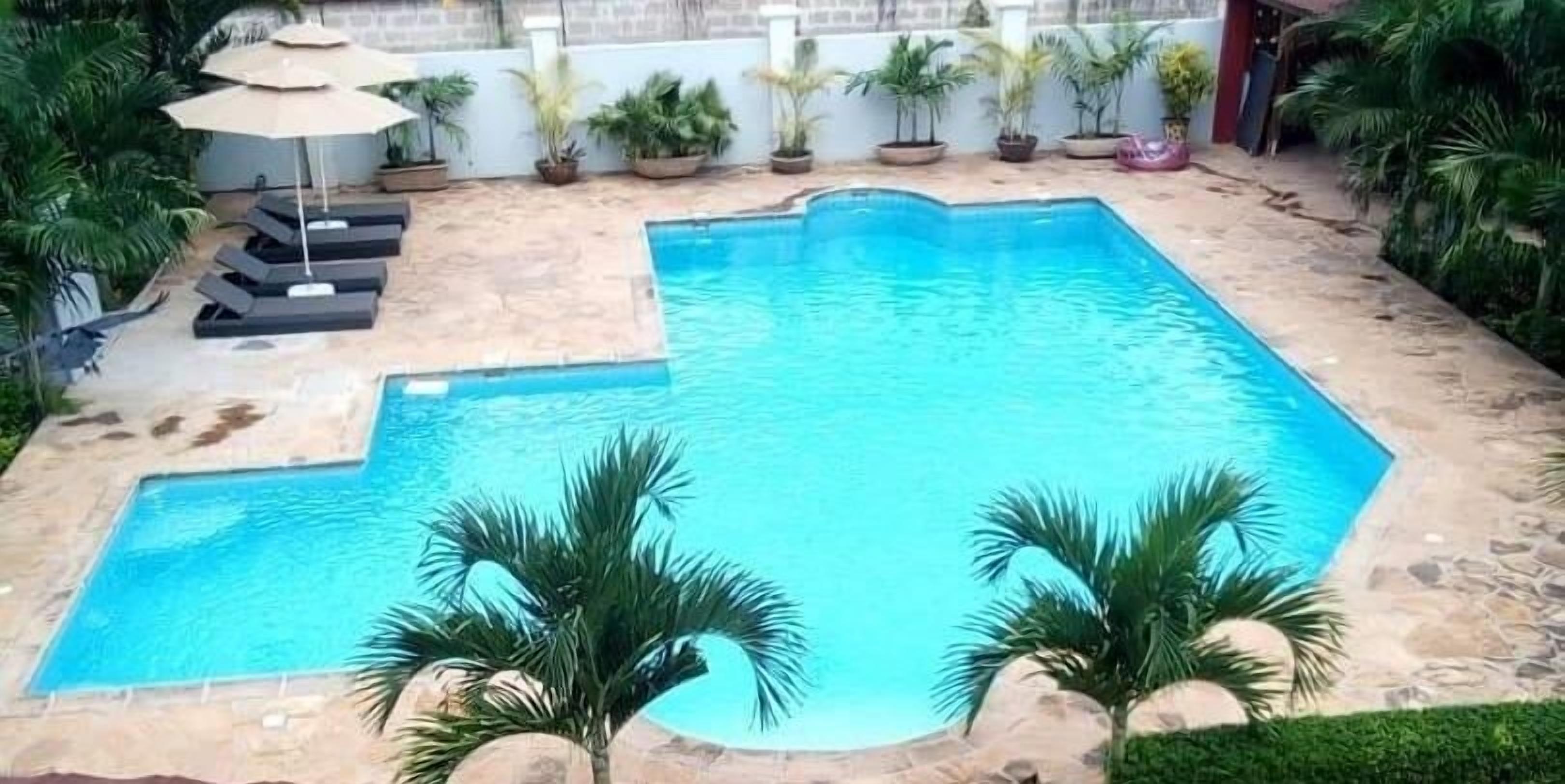 outdoor pool, pool umbrellas