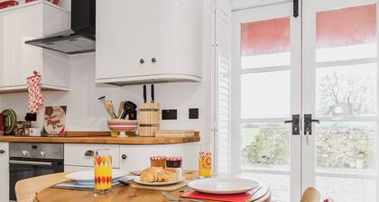 1 bedroom accommodation in Llandwrog, near Caernarfon