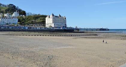 2 makuuhuoneen majoitusta St George, lähellä Abergele