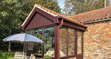 1 bedroom accommodation in Hempholme, near Brandesburton