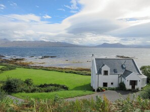 Exterior - Macinnisfree Cottage (Saasaig, Teangue, Isle of Skye)