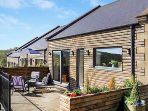 Outdoor dining - 2 bedroom accommodation in Knitsley, near Lanchester (Knitsley, near Lanchester)