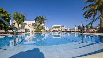 Seasonal outdoor pool, pool umbrellas