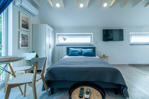 舒适公寓 (First Floor) | 3 多间卧室、高档床上用品、加厚床垫、特色装修
