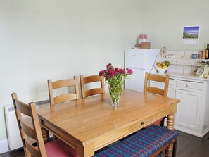 Dining - 3 bedroom accommodation in Garlieston, Newton Stewart (Garlieston, Newton Stewart)