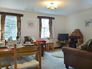 TV - 2 bedroom accommodation in Keswick (Keswick)