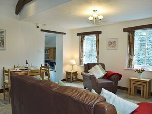 Living area - 2 bedroom accommodation in Keswick (Keswick)