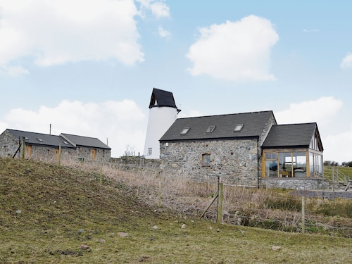 2 bedroom accommodation in Tynlon, near Rhosneigr