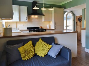 Interior - 3 bedroom accommodation in Scarborough (Scarborough)